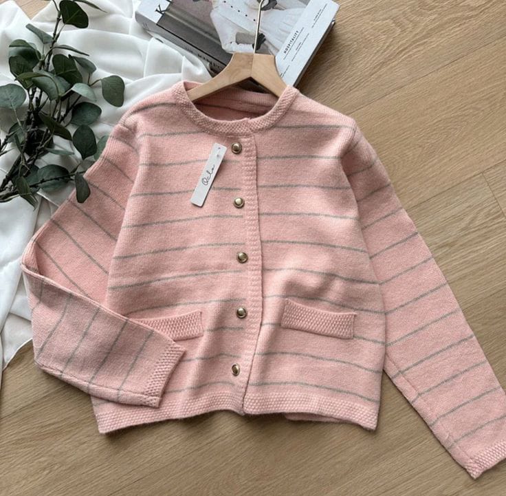 جاكت حريمي بزراير