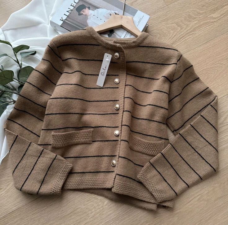 جاكت حريمي بزراير